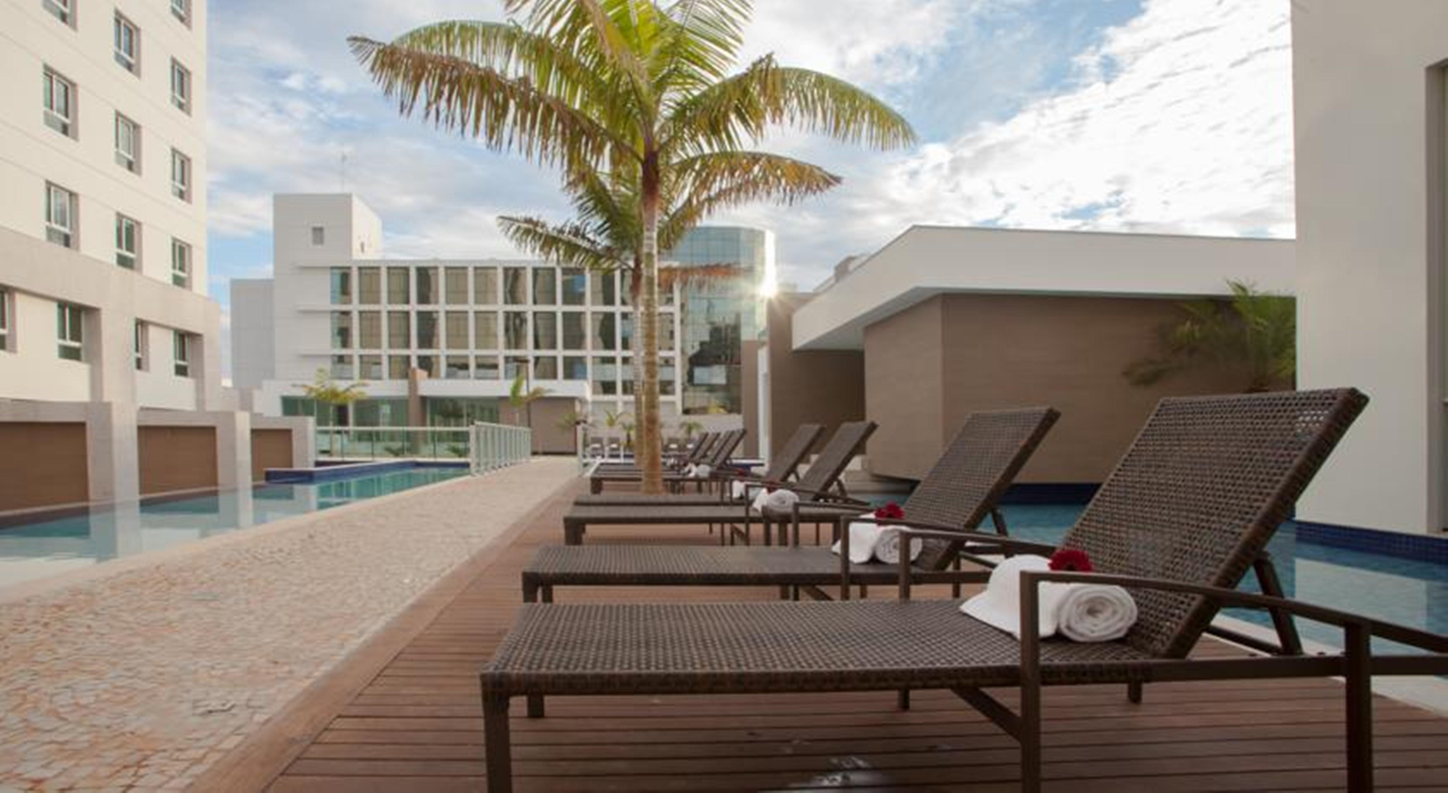 Jade Hotel Brasília Candangolandia Exterior foto The pool at the hotel