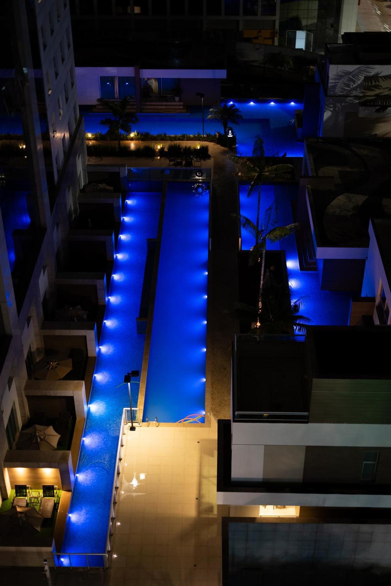 Jade Hotel Brasília Candangolandia Exterior foto The pool at the W Hotel in Miami Beach