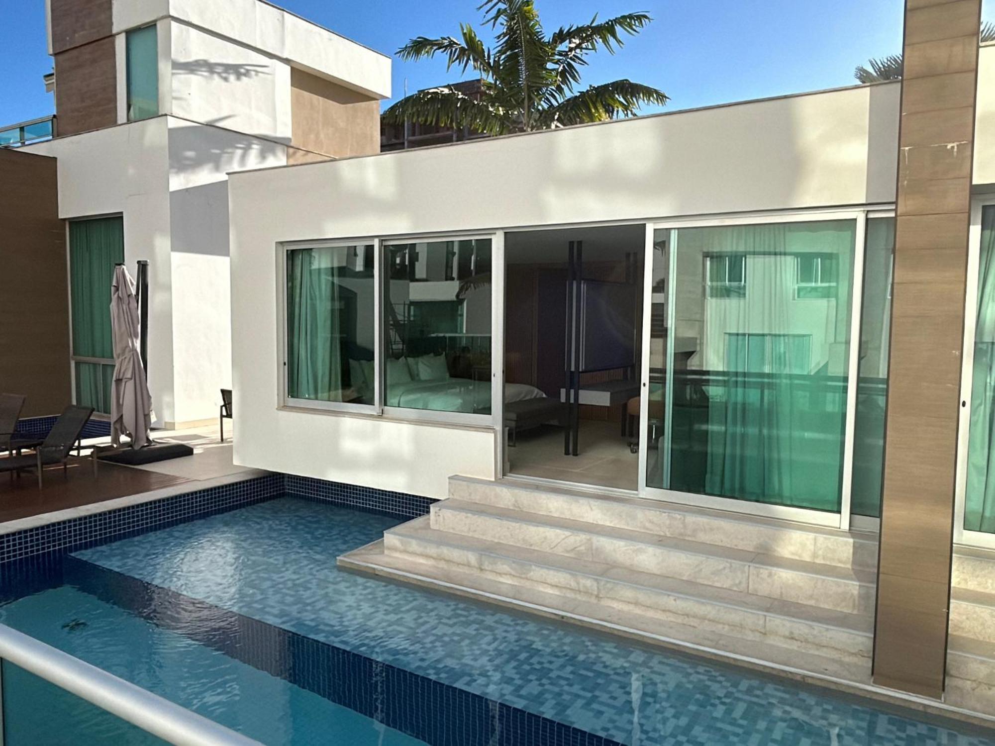 Jade Hotel Brasília Candangolandia Exterior foto A swim-up suite at the Hard Rock Hotel & Casino Punta Cana